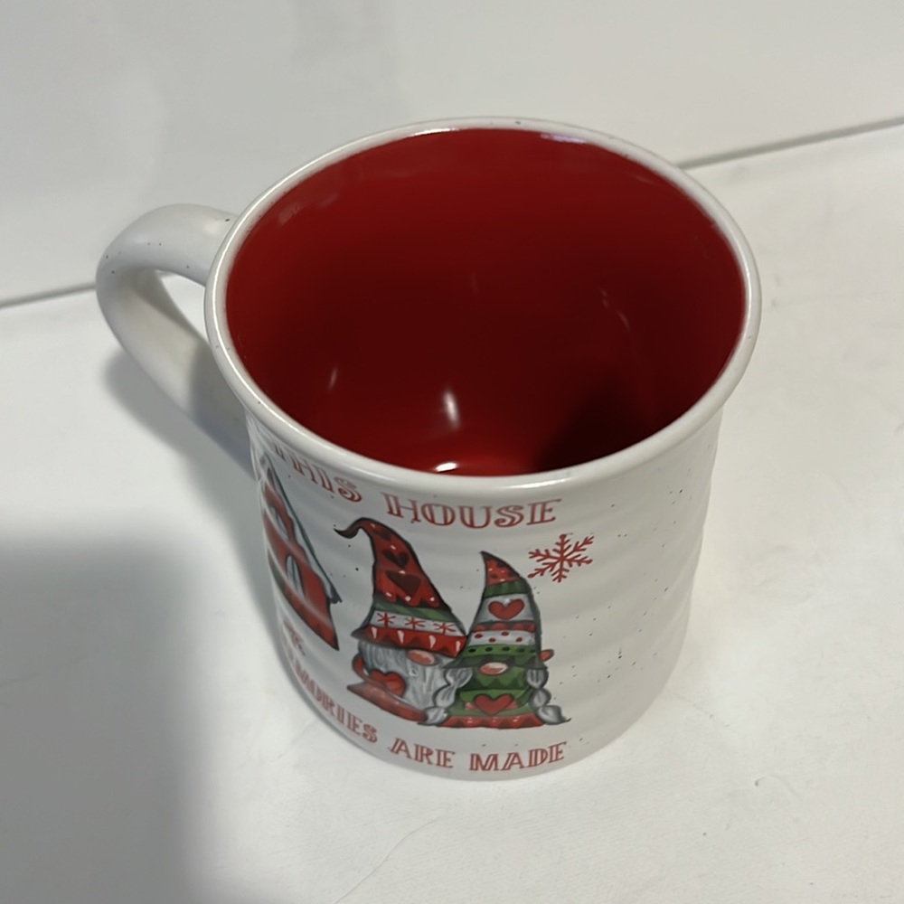 💥3/10 Sale - Peppermint & Pine Gnome Ceramic Holiday Mug - Picture 5 of 7